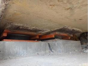 橋梁、橋底、支座、調(diào)平鋼板